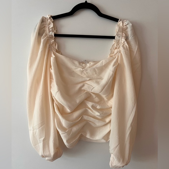 NWT Cream blouse - Picture 2 of 4